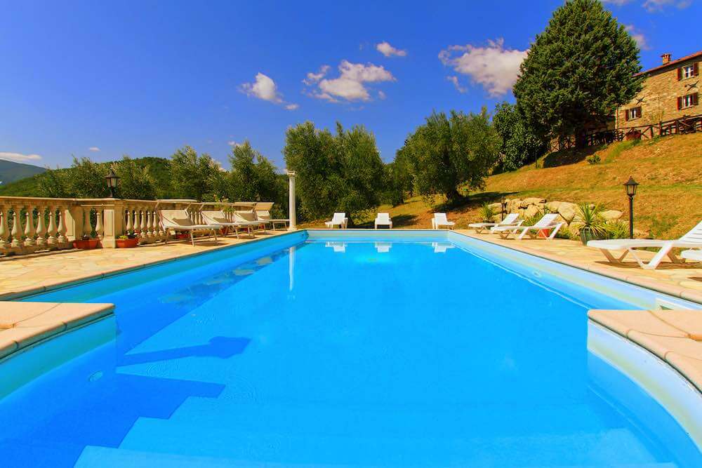 Large pool - Tuscany villa resort
