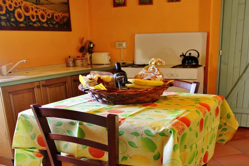 Leonardo suite - Kitchen area